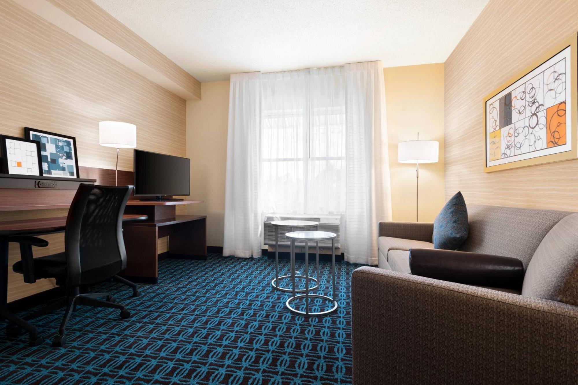 Fairfield Inn & Suites By Marriott Charlottesville Downtown/University Area Zewnętrze zdjęcie