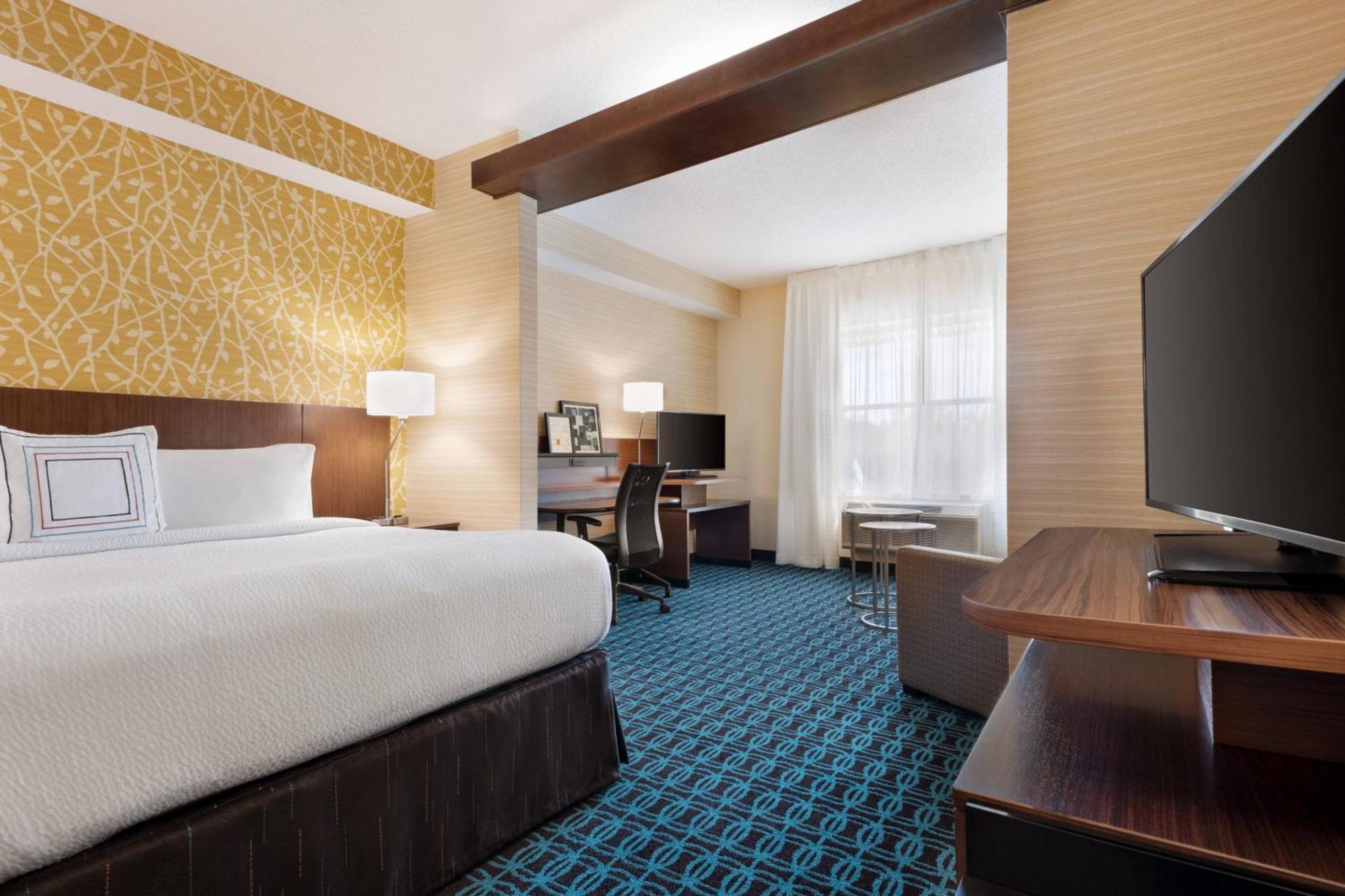 Fairfield Inn & Suites By Marriott Charlottesville Downtown/University Area Zewnętrze zdjęcie